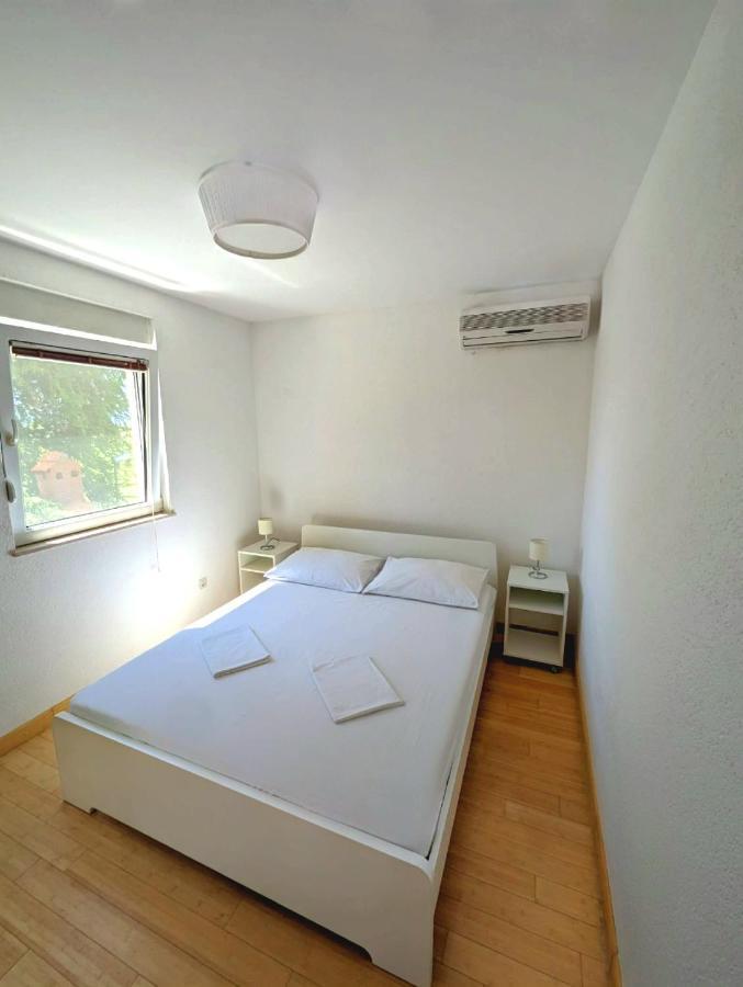 City Apartment Omis Exterior photo