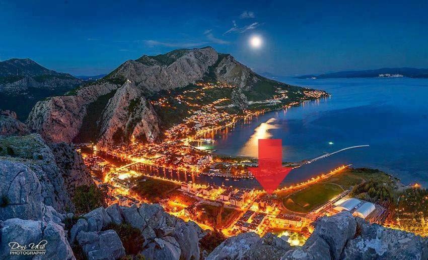 City Apartment Omis Exterior photo